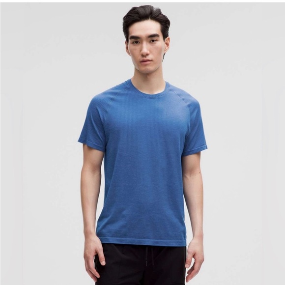 lululemon athletica Other - NWOT 💙 Lululemon Metal Vent Tech short sleeve Pipedream Blue / Pitch Blue Tee